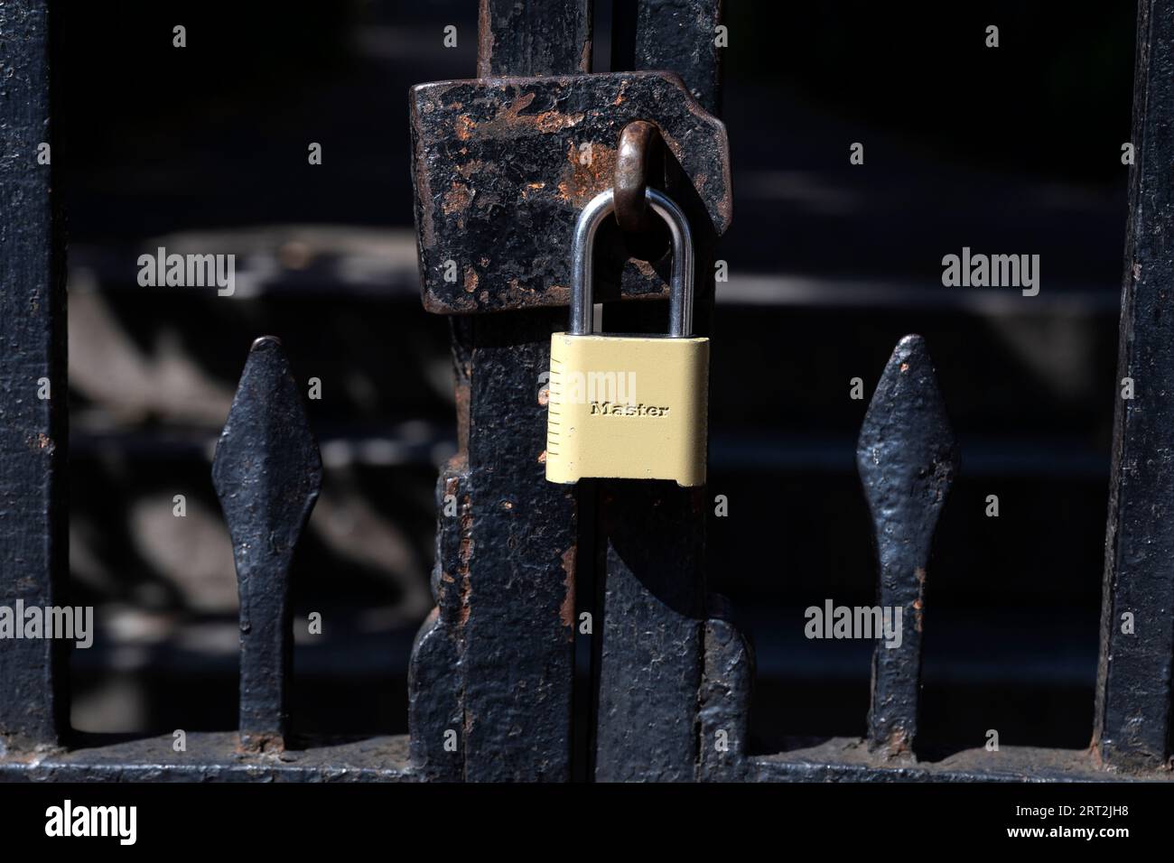 blocco sul cancello di ferro Foto Stock