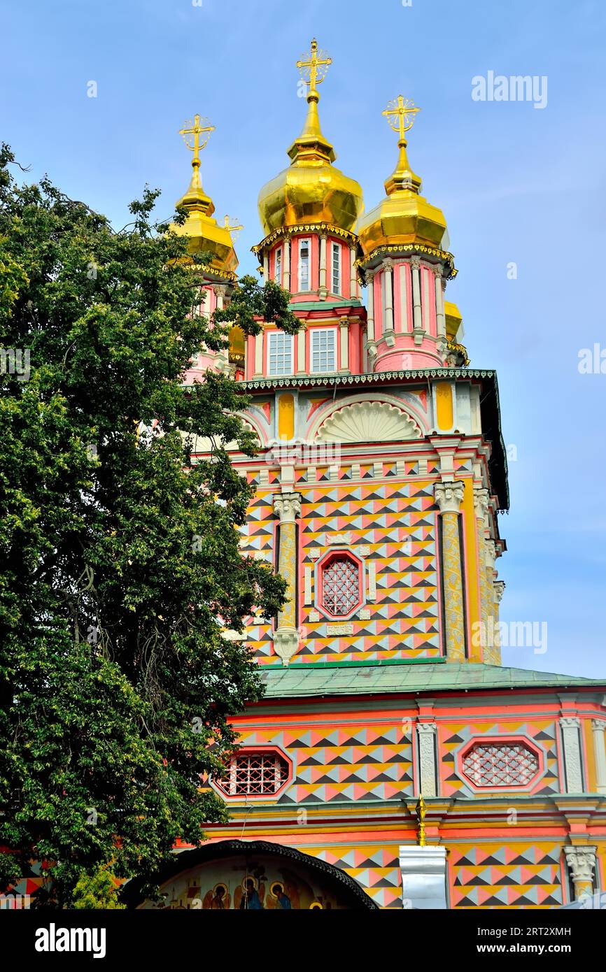 Sergiev Posad, regione di Mosca, Russia, 15 agosto 2019: Trinity-Sergiev Lavra, il più importante monastero russo, la chiesa della Natività di San John Foto Stock