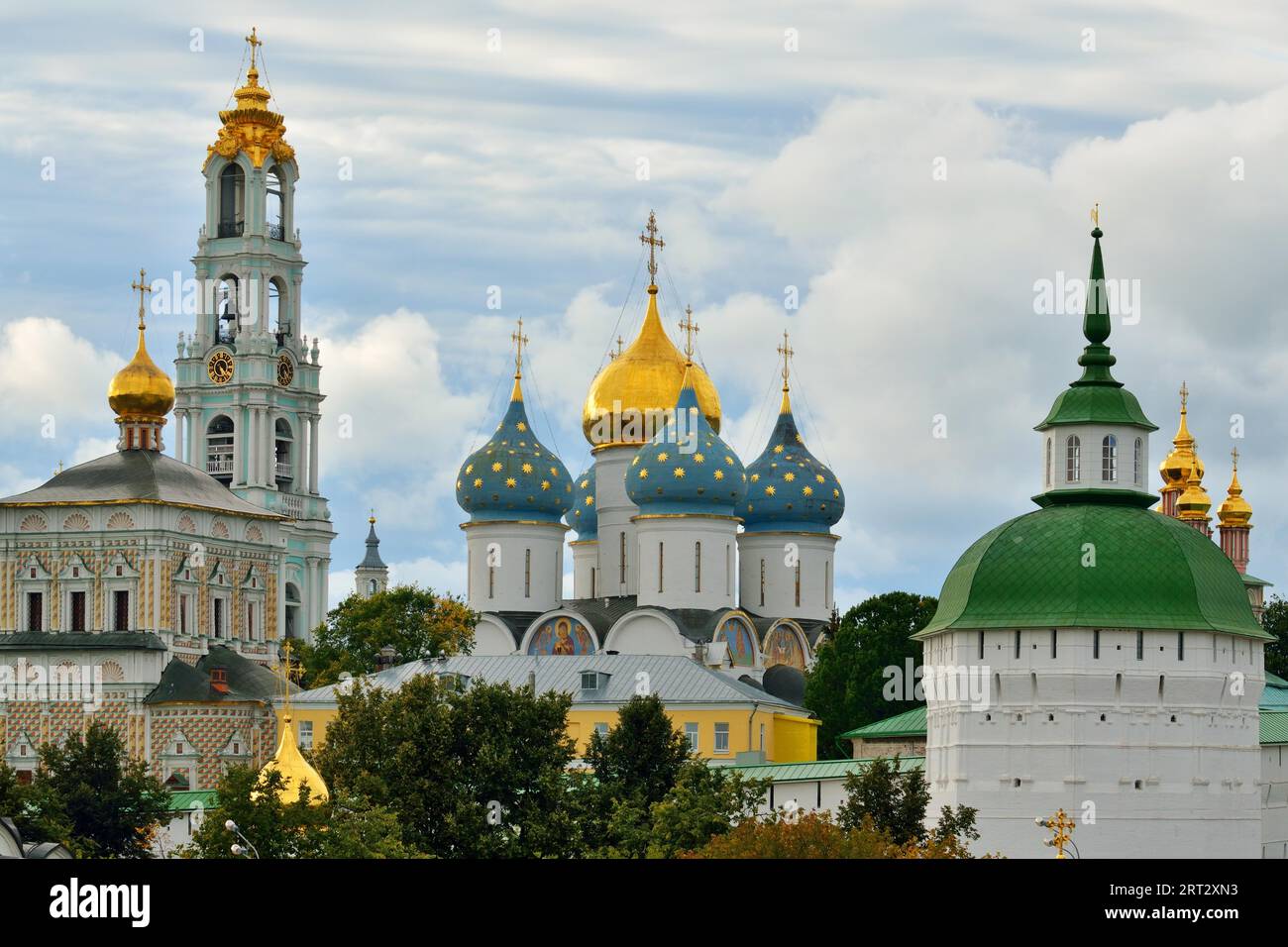 Sergiev Posad, regione di Mosca, Russia, 15 agosto 2019: Veduta del Trinity-Sergiev Lavra, il più importante monastero russo e lo spirituale Foto Stock