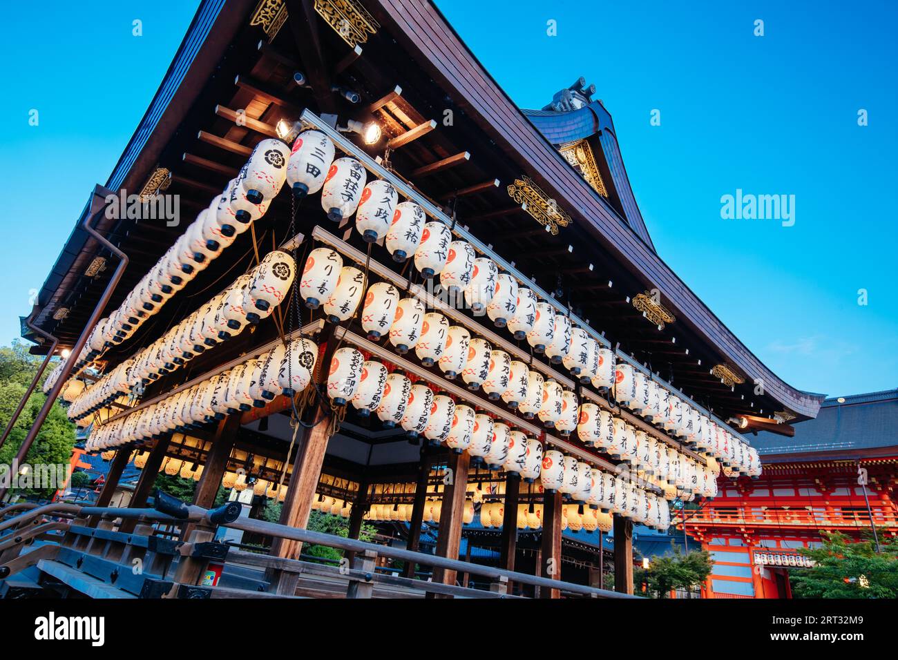 Kyoto, Giappone, 16 maggio 2019: Maidono al Santuario Yasaka-Jinja a Kyoto, Giappone Foto Stock