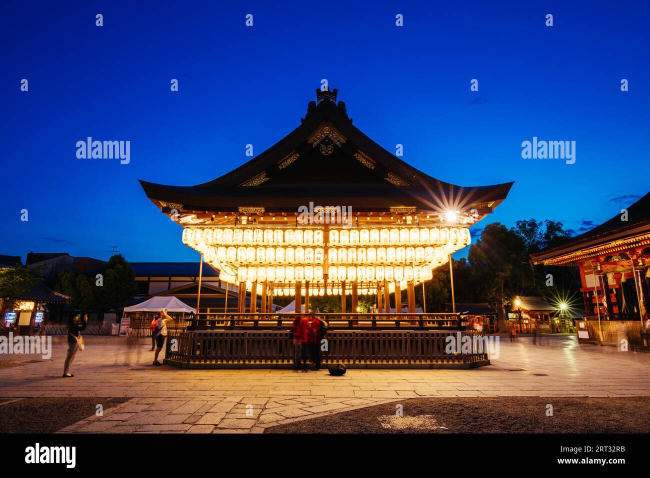 Kyoto, Giappone, 16 maggio 2019: Maidono al Santuario Yasaka-Jinja a Kyoto, Giappone Foto Stock