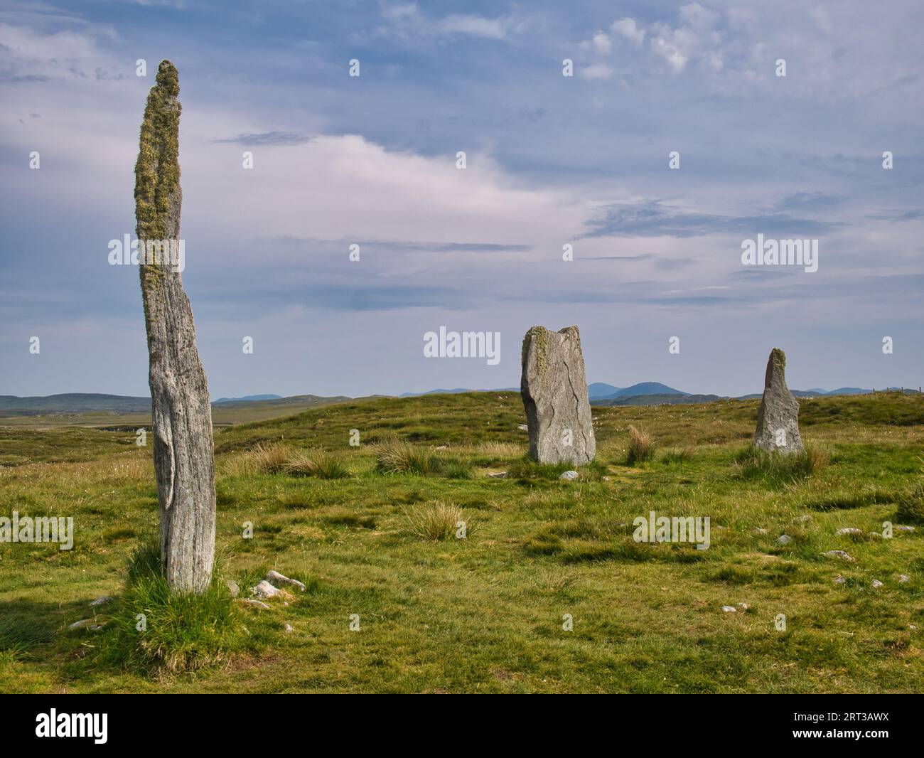 Pietre in piedi a Callanish 2 - una disposizione di pietre in piedi situata sull'isola di Lewis, Ebridi esterne, Scozia. Sono stati eretti nella la Foto Stock