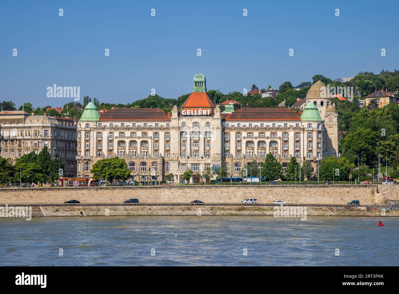 Il famoso Gellert Hotel sul Danubio a Buda, Budapest, Ungheria Foto Stock