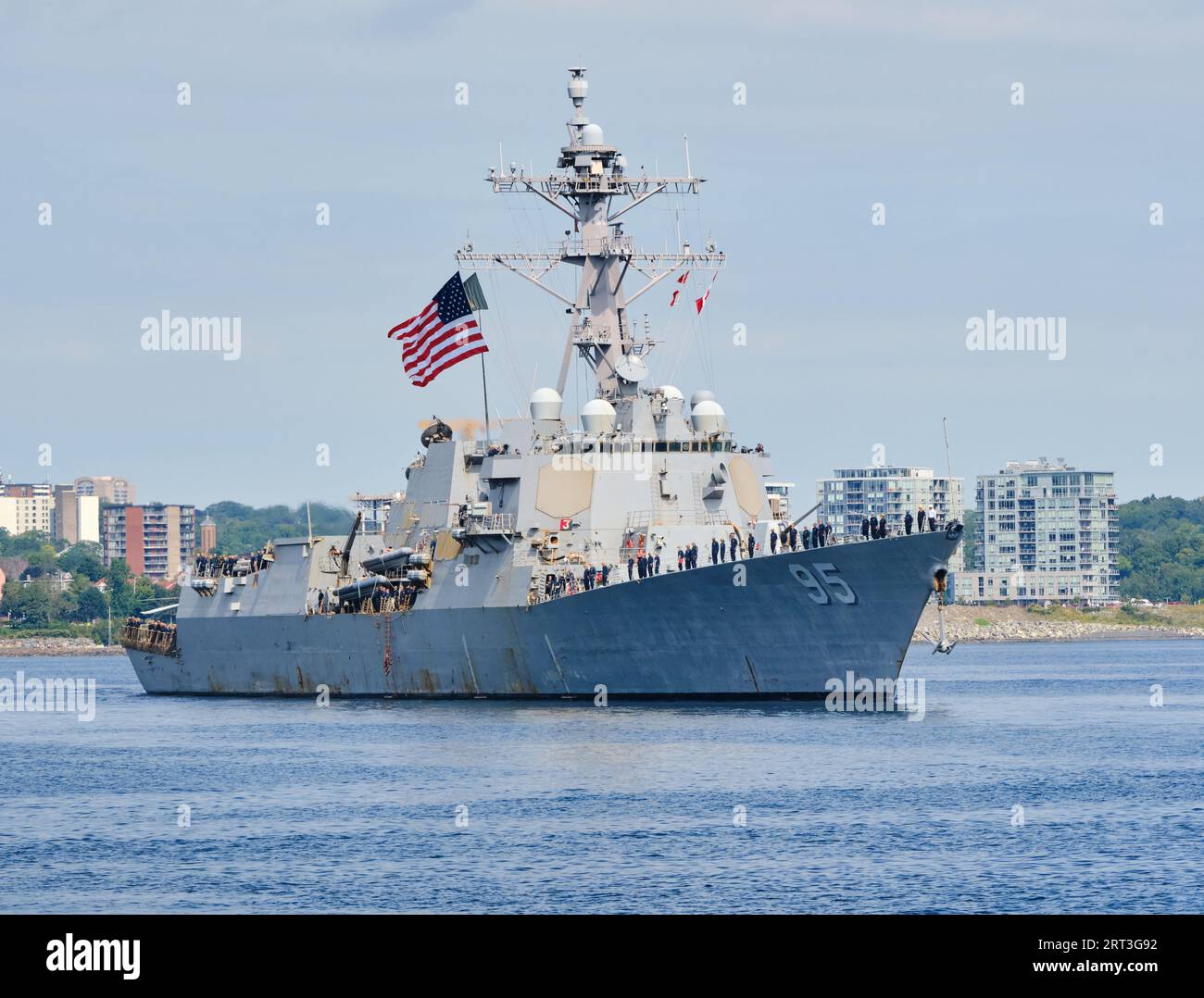 Halifax, nuova Scozia, Canada. 10 settembre 2023. La USS James William nel porto di Halifax sulla Parade of Ships per chiudere l'inaugurale Halifax International Fleet Week. Crediti: Meanderingemu/Alamy Live News Foto Stock