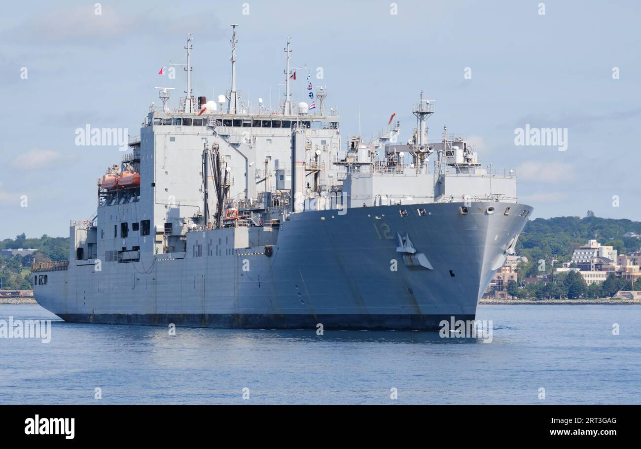 Halifax, nuova Scozia, Canada. 10 settembre 2023. L'USNS William McLean lascia il porto di Halifax sulla Parade of Ships per chiudere la prima Halifax International Fleet Week. La USNS William McLean è una nave cargo della United States Navy classe Lewis e Clark, Credit: Meanderingemu/Alamy Live News Foto Stock