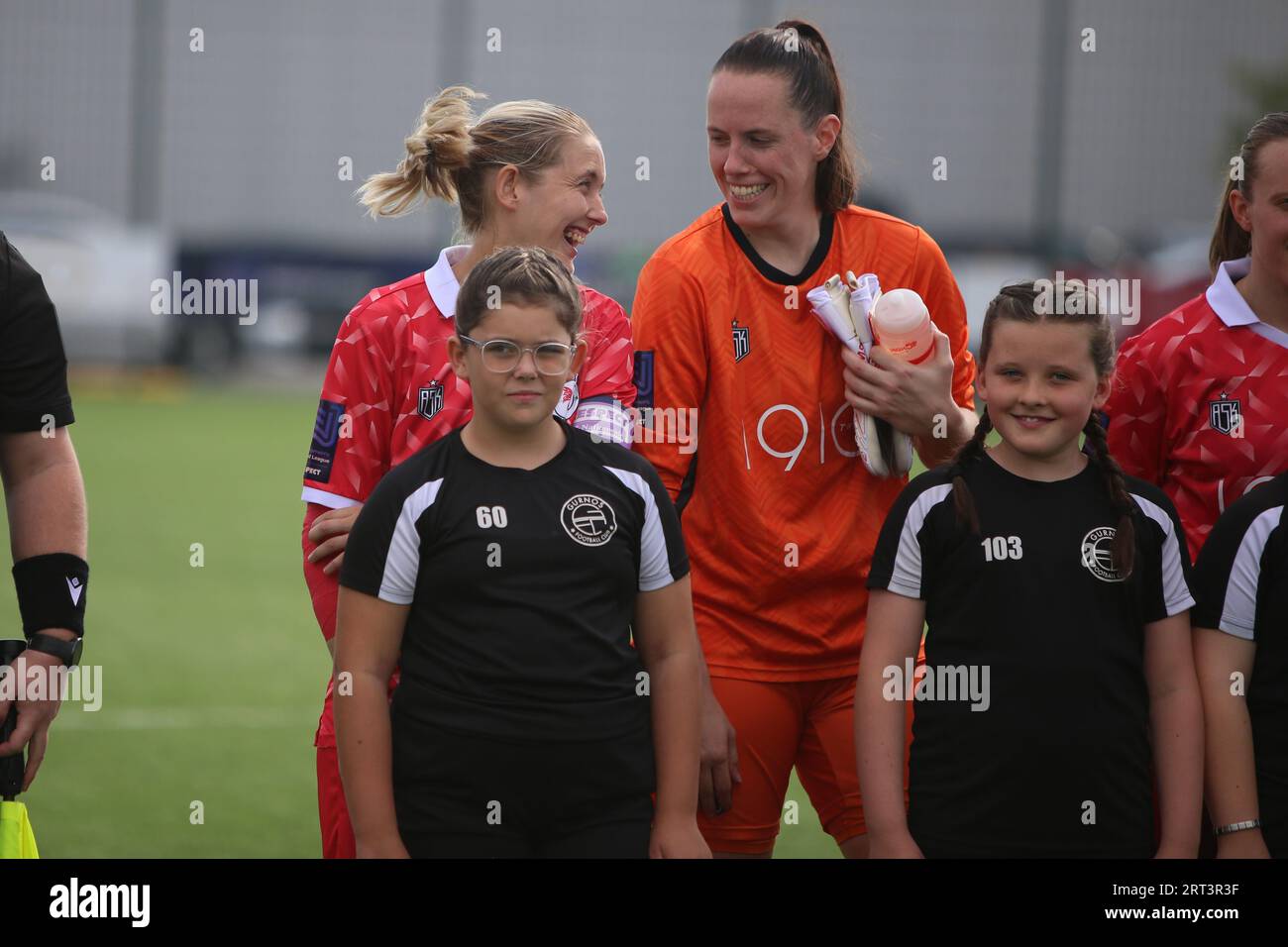 Ocean Park, Cardiff, Galles del Sud, Regno Unito. 10 SETTEMBRE 2023. Cardiff City Ladies Captain Cori Williams e portiere Laura o'Sullivian. Foto Stock