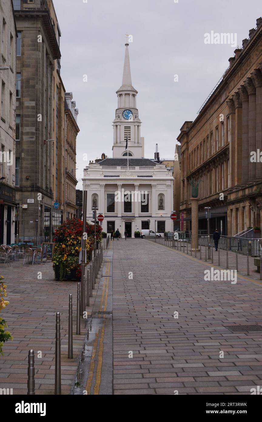 Glasgow, Scozia (Regno Unito): Una vista di Hutcheson Street con Hutchesons' Hall sullo sfondo Foto Stock