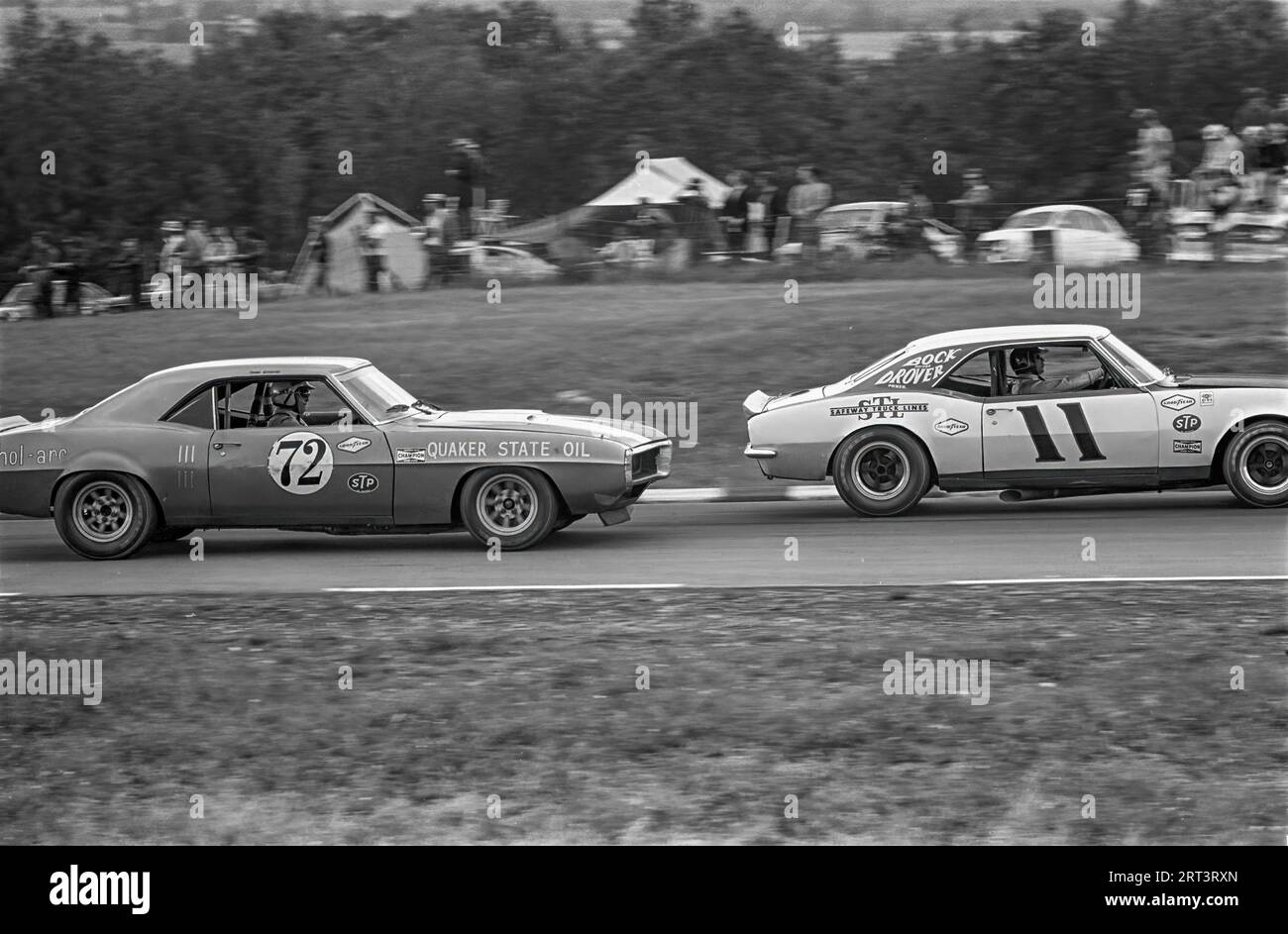 Watkins Glen 1969 Trans AM; Car #72 Johnny Rutherford; Pontiac Firebird, DNF; Car #11 Larry Brock; Chevolet Camaro, DNF Foto Stock