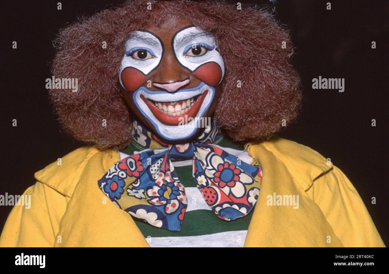 Ritratto in posa di Ringling Brother clown Bernice Collins. E' stata la prima Clown nera con Ringling. Alle audizioni del clown College al Nassau Coliseum di Uniondale, Long Island, New York, 1979. Foto Stock