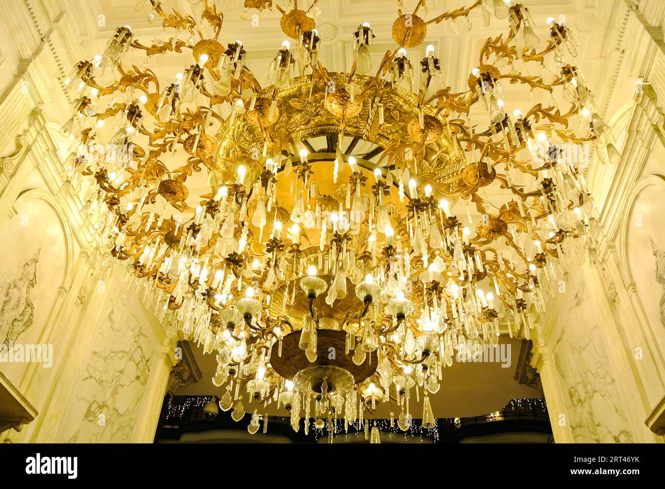 Città del Messico, CDMX, Messico, Chandelier all'entrata dell'hotel classico. Foto Stock