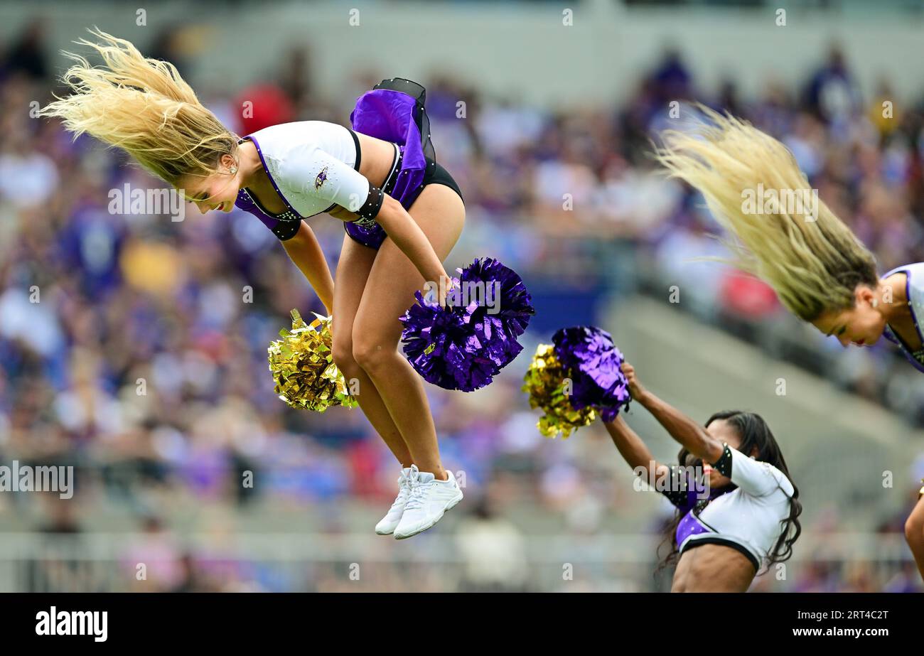 Baltimora, Stati Uniti. 10 settembre 2023. Le cheerleaders dei Baltimore Ravens si esibiscono contro gli Houston Texans durante il primo tempo al M&T Bank Stadium di Baltimora, Maryland, domenica 10 settembre 2023. Foto di David Tulis/UPI credito: UPI/Alamy Live News Foto Stock