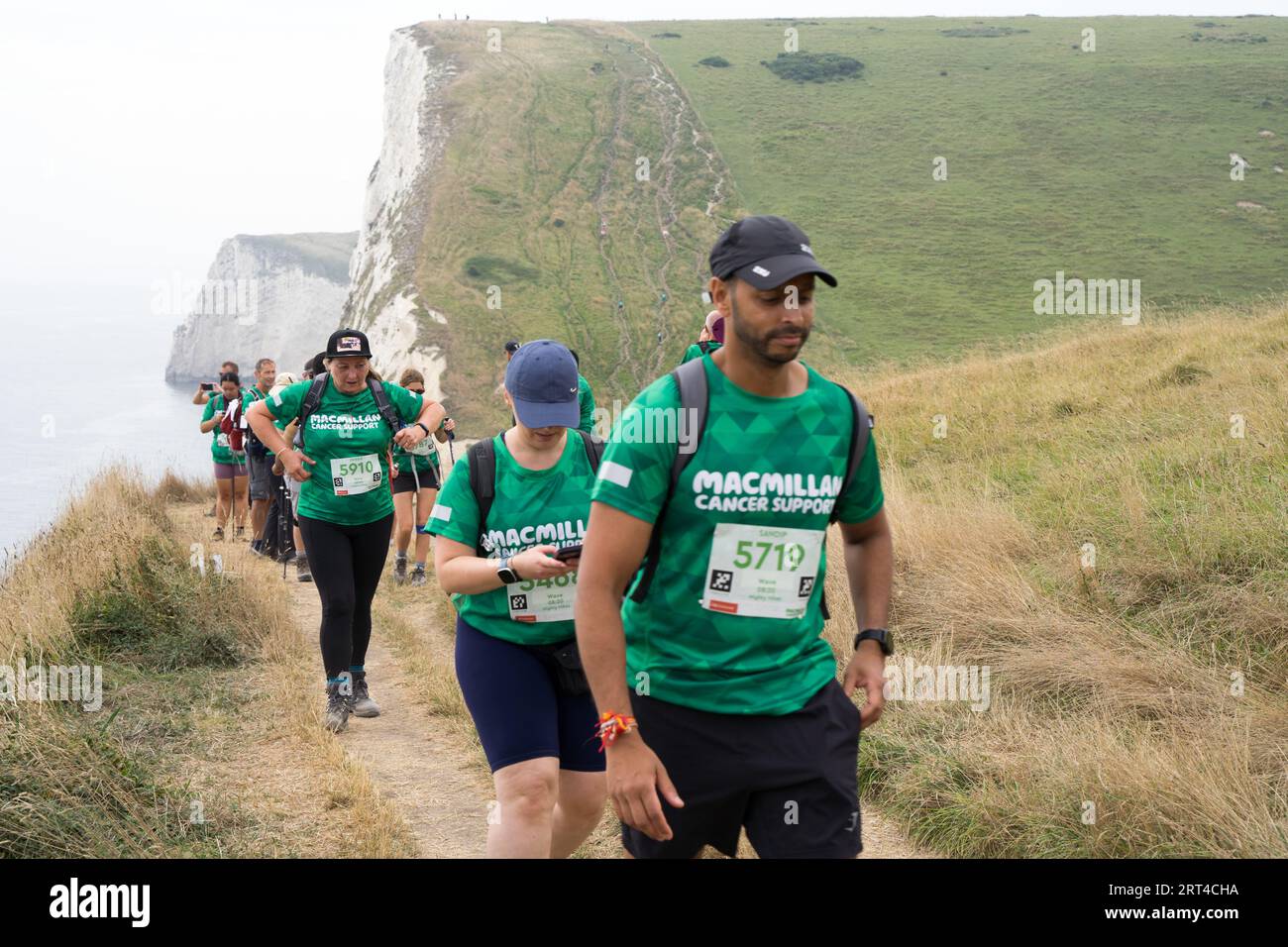 Dorset, Regno Unito, 10 settembre 2023. Escursione spettacolare sulla Jurassic Coast di MacMillan che raggiunge Durdle Door e ti permette di ammirare la splendida vista del Dorset, Inghilterra, Regno Unito.credito: Glosszoom/Alamy Live News Foto Stock