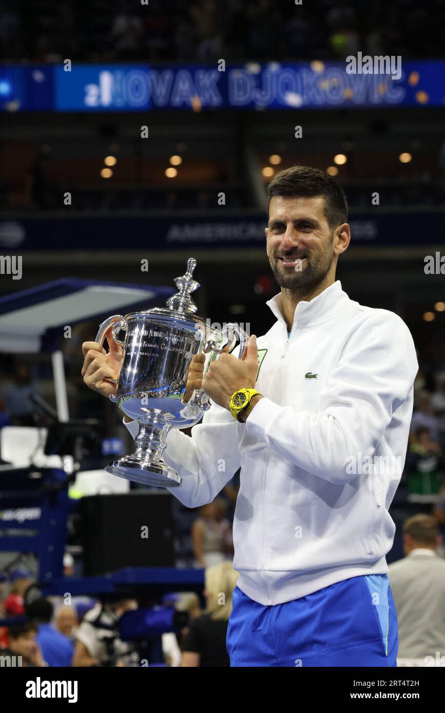 Novak djokovic karriere novak djokovic us open trophy immagini e