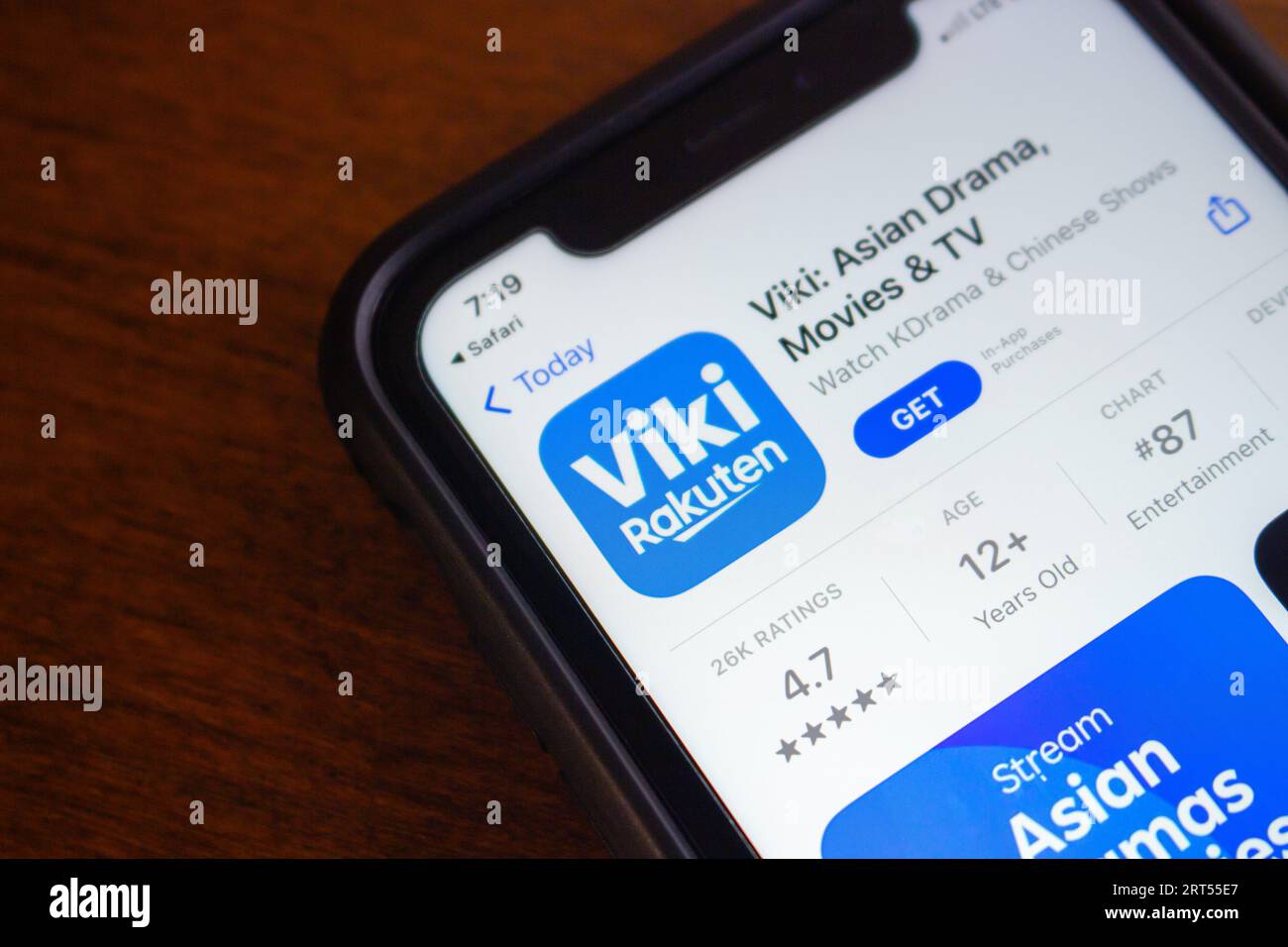 Vancouver, CANADA - 4 settembre 2023: L'app di Rakuten Viki, un canale e servizio di streaming video negli Stati Uniti, visibile nell'App Store sullo schermo dell'iPhone. Foto Stock