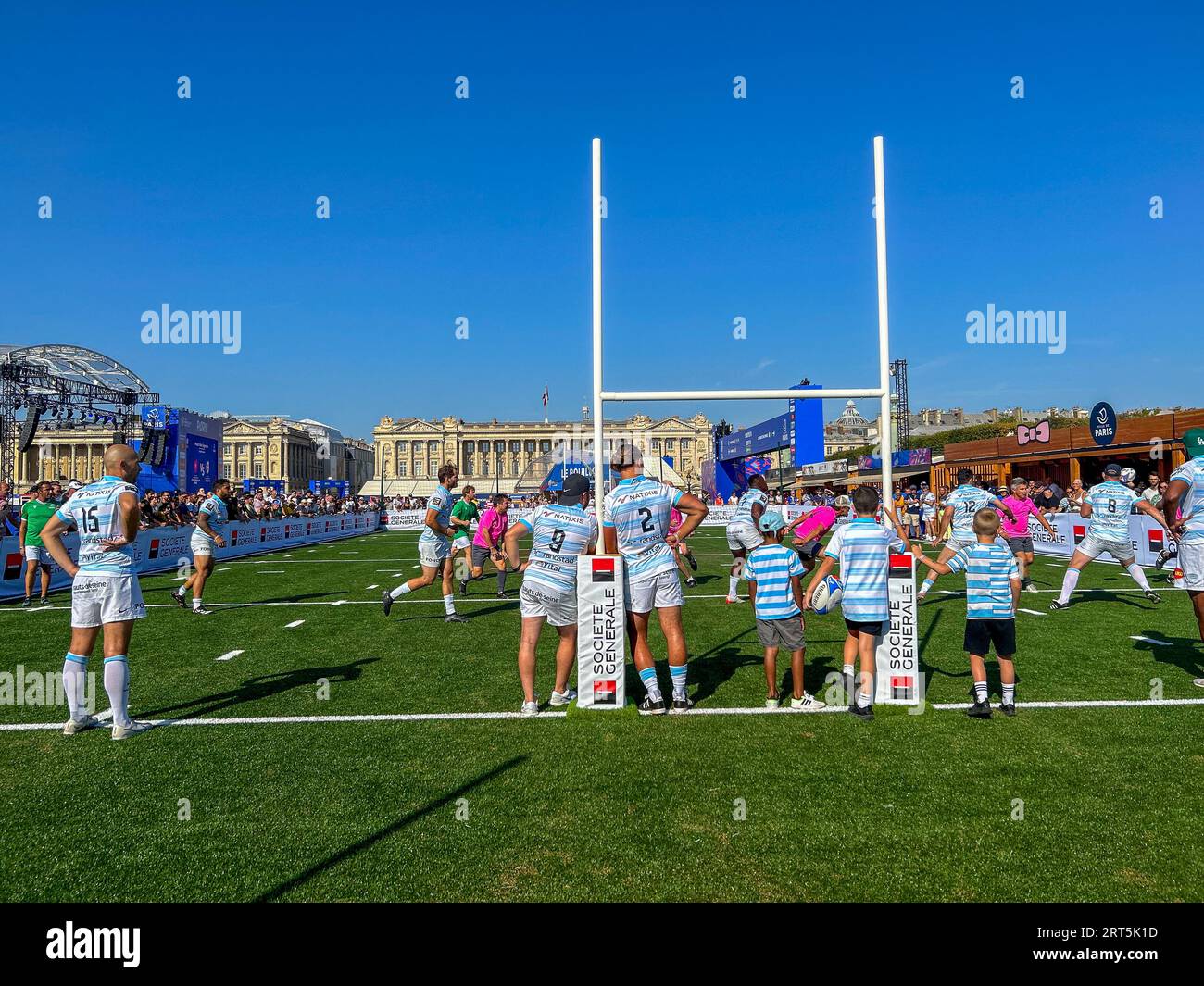 Parigi, Francia, gente affollata, giocatori sul campo, al Campionato del mondo di rugby, fan zone, (Place de la Concorde) il parco sportivo all'aperto di Parigi Foto Stock