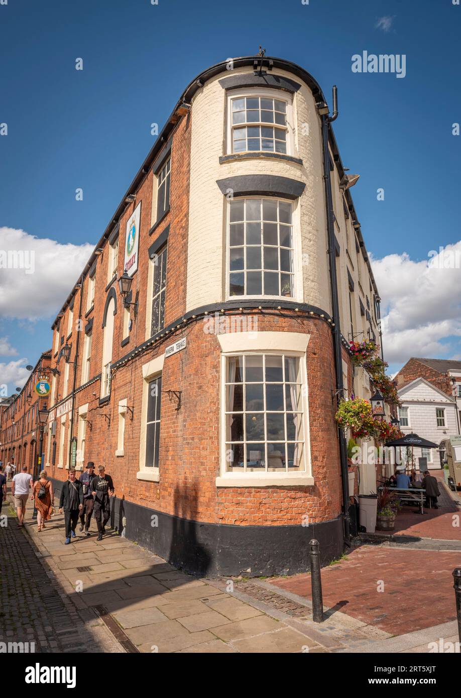 La Minerva Public House su Henry Vernone CT e la Minerva Terrace sul lungomare di Kingston upon Hull, East Yorkshire, Regno Unito Foto Stock