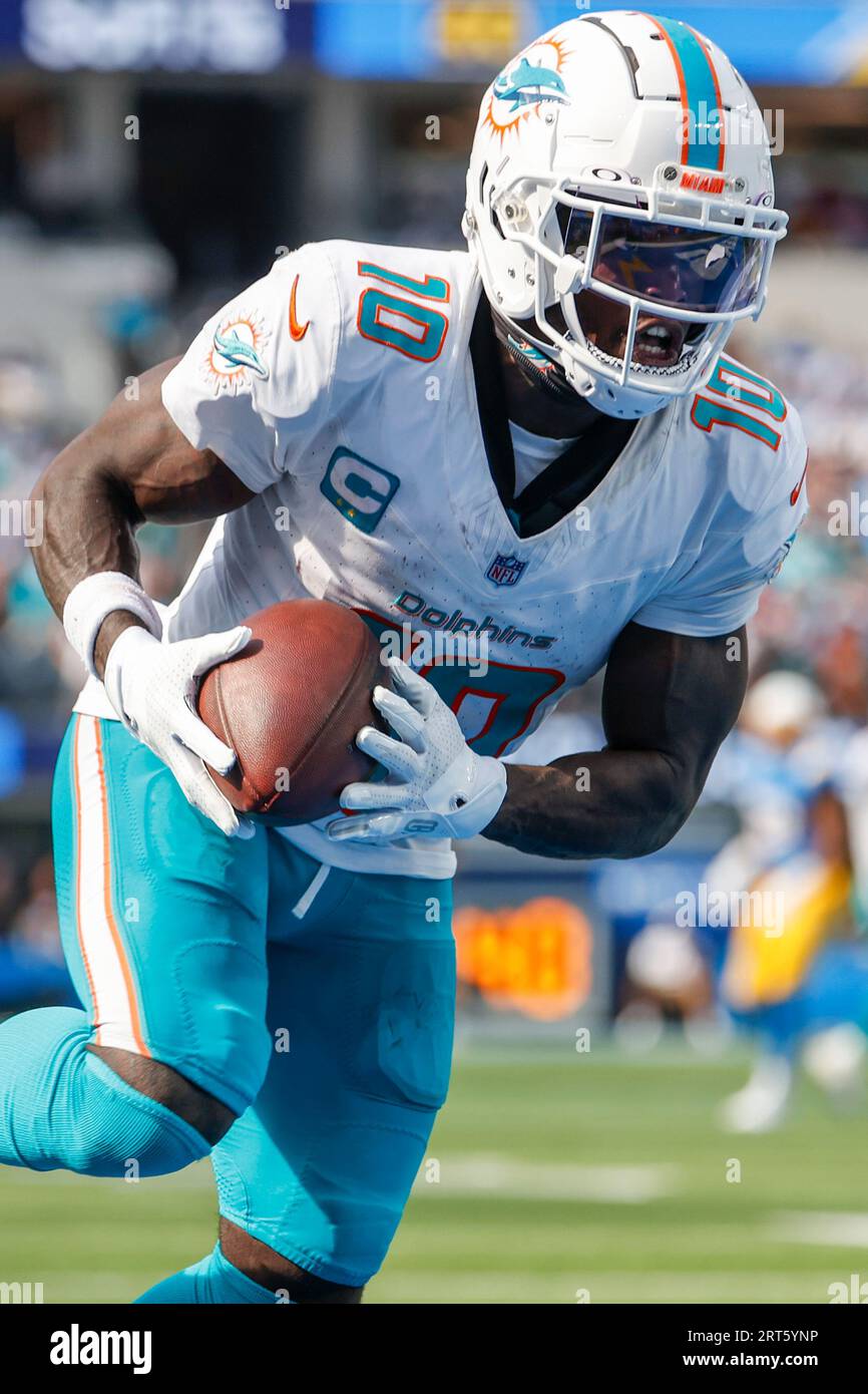 Los Angeles, Stati Uniti. 10 settembre 2023. Il wide receiver dei Miami Dolphins Tyreek Hill (10) corse in touchdown contro i Los Angeles Chargers durante una partita di football NFL. Miami Dolphins 36:34 Los Angeles Chargers Credit: SOPA Images Limited/Alamy Live News Foto Stock