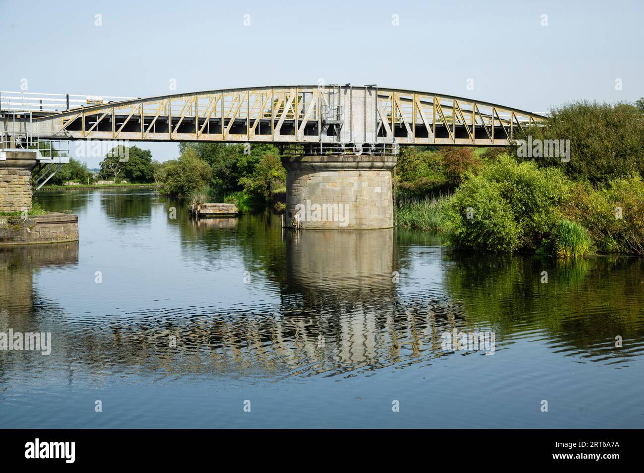 Swing Bridge on the Sharpness and Gloucester Canal, , Sharpness Docks, Gloucestershire, UK Foto Stock