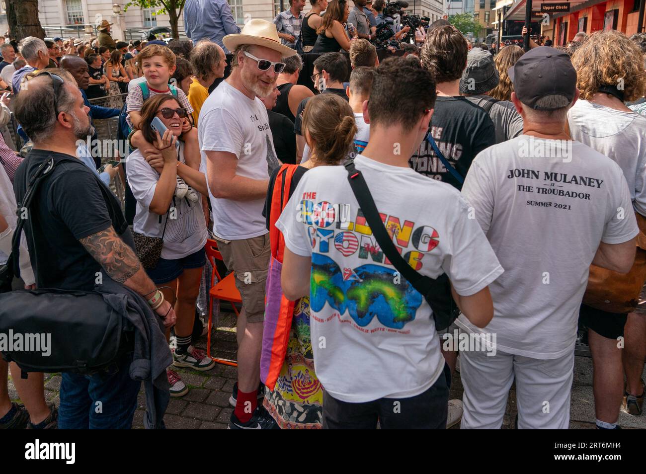 © Jeff Moore fan all'Hackney Empire, Londra per il lancio del nuovo album dei Rolling Stones Hackney Diamonds Foto Stock