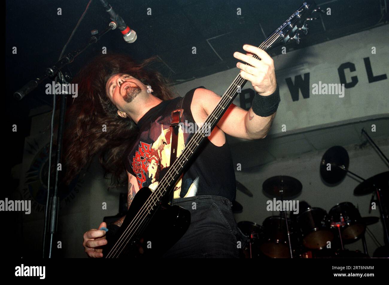 Milano Italia 1995-10-16 : David Vincent cantante e bassista del gruppo Morbid Angel in concerto al Rainbow Club Foto Stock