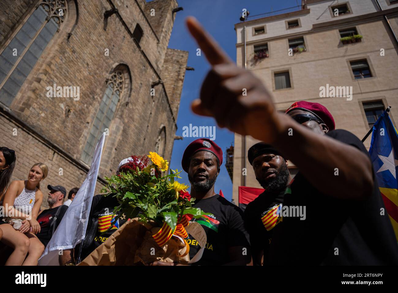 Barcellona, Barcellona, Spagna. 11 settembre 2023. I militanti del Biafra partecipano alla giornata Nazionale della Catalogna sostenendo i catalani pro-indipendenza nella loro causa. Biafra era il nome dato alla regione sud-orientale della Nigeria quando proclamò la sua indipendenza nel 1967 e si stabilì come repubblica. (Immagine di credito: © Marc Asensio Clupes/ZUMA Press Wire) SOLO USO EDITORIALE! Non per USO commerciale! Crediti: ZUMA Press, Inc./Alamy Live News Foto Stock