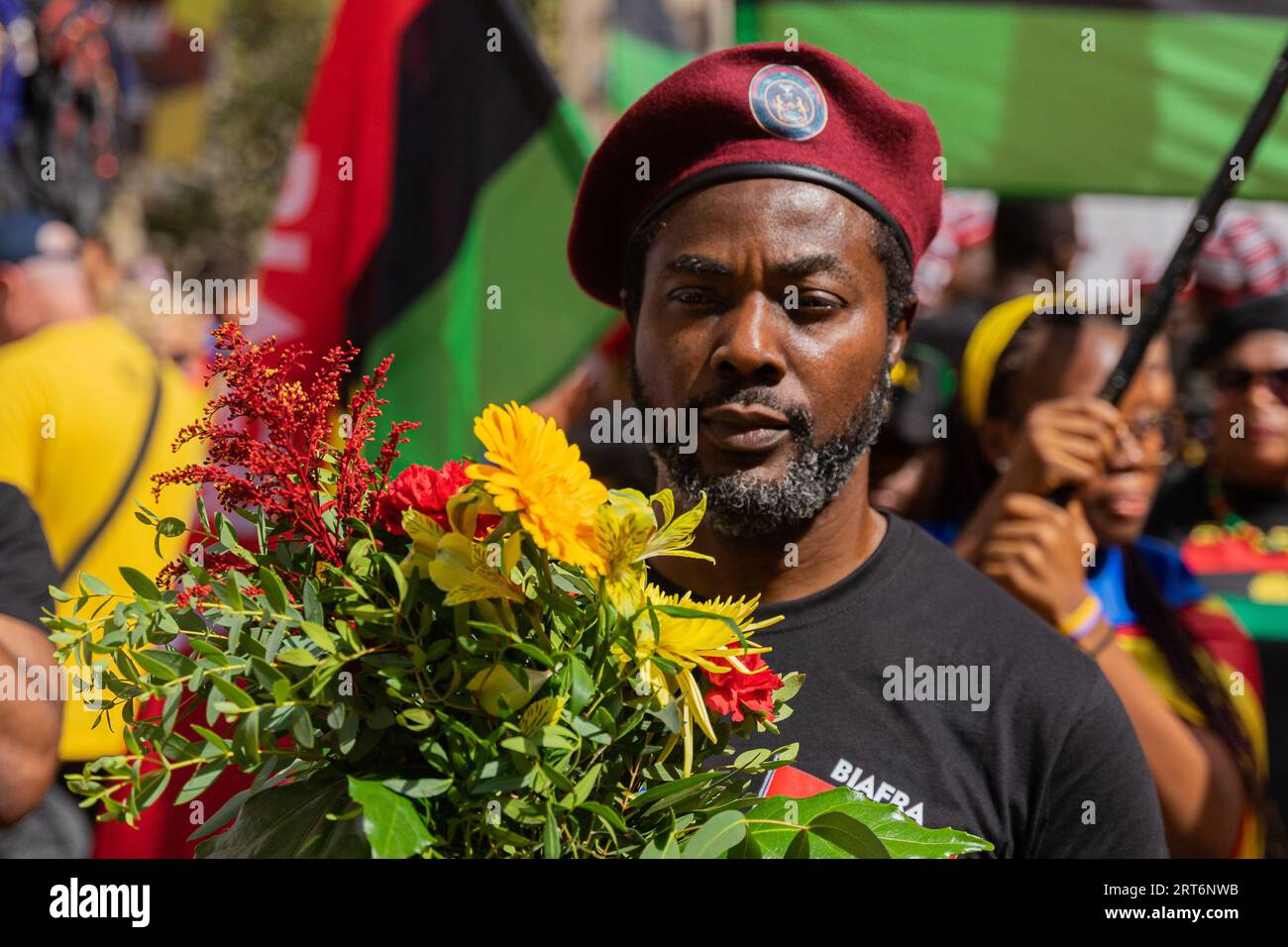 Barcellona, Barcellona, Spagna. 11 settembre 2023. I militanti del Biafra partecipano alla giornata Nazionale della Catalogna sostenendo i catalani pro-indipendenza nella loro causa. Biafra era il nome dato alla regione sud-orientale della Nigeria quando proclamò la sua indipendenza nel 1967 e si stabilì come repubblica. (Immagine di credito: © Marc Asensio Clupes/ZUMA Press Wire) SOLO USO EDITORIALE! Non per USO commerciale! Crediti: ZUMA Press, Inc./Alamy Live News Foto Stock