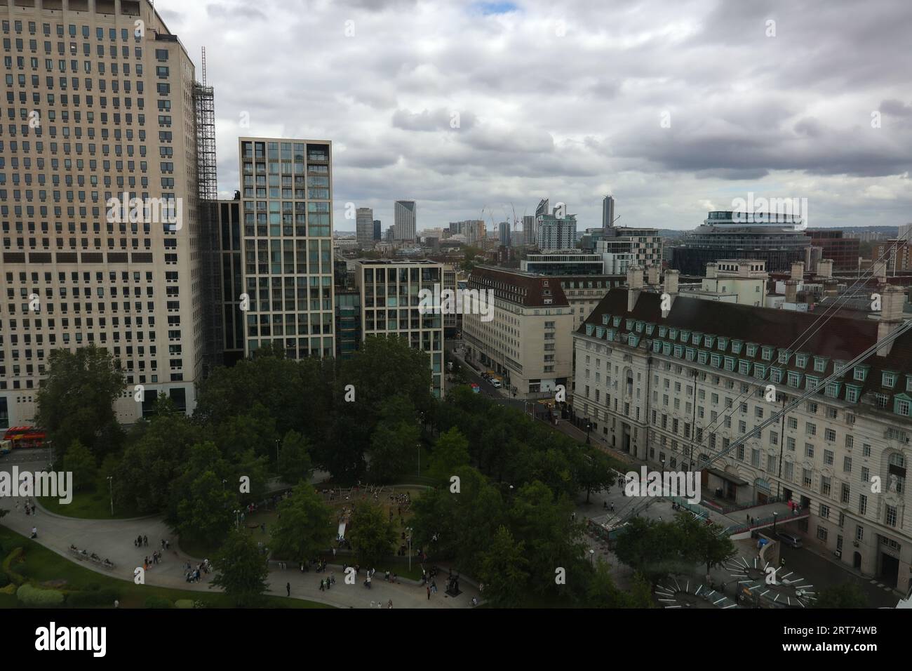 Edifici di Londra visti dall'alto dal London Eye Foto Stock