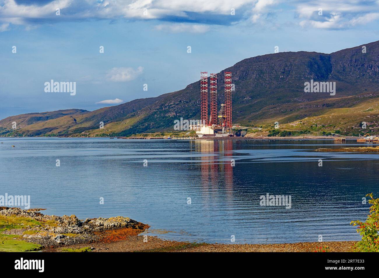 Porto di Kishorn e bacino di carenaggio della Scozia, vista sul lago di Loch per la costruzione di un carro di perforazione Foto Stock