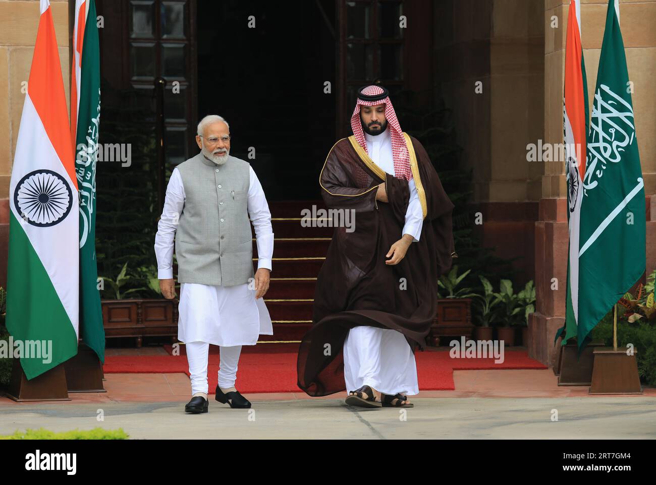 Nuova Delhi, India. 11 settembre 2023. Il primo ministro indiano Narendra modi riceve il principe ereditario dell'Arabia Saudita e il primo ministro Mohammed bin Salman bin Abdulaziz al Sa'ud prima del loro incontro bilaterale alla casa di Hyderabad. (Foto di Naveen Sharma/SOPA Images/Sipa USA) credito: SIPA USA/Alamy Live News Foto Stock