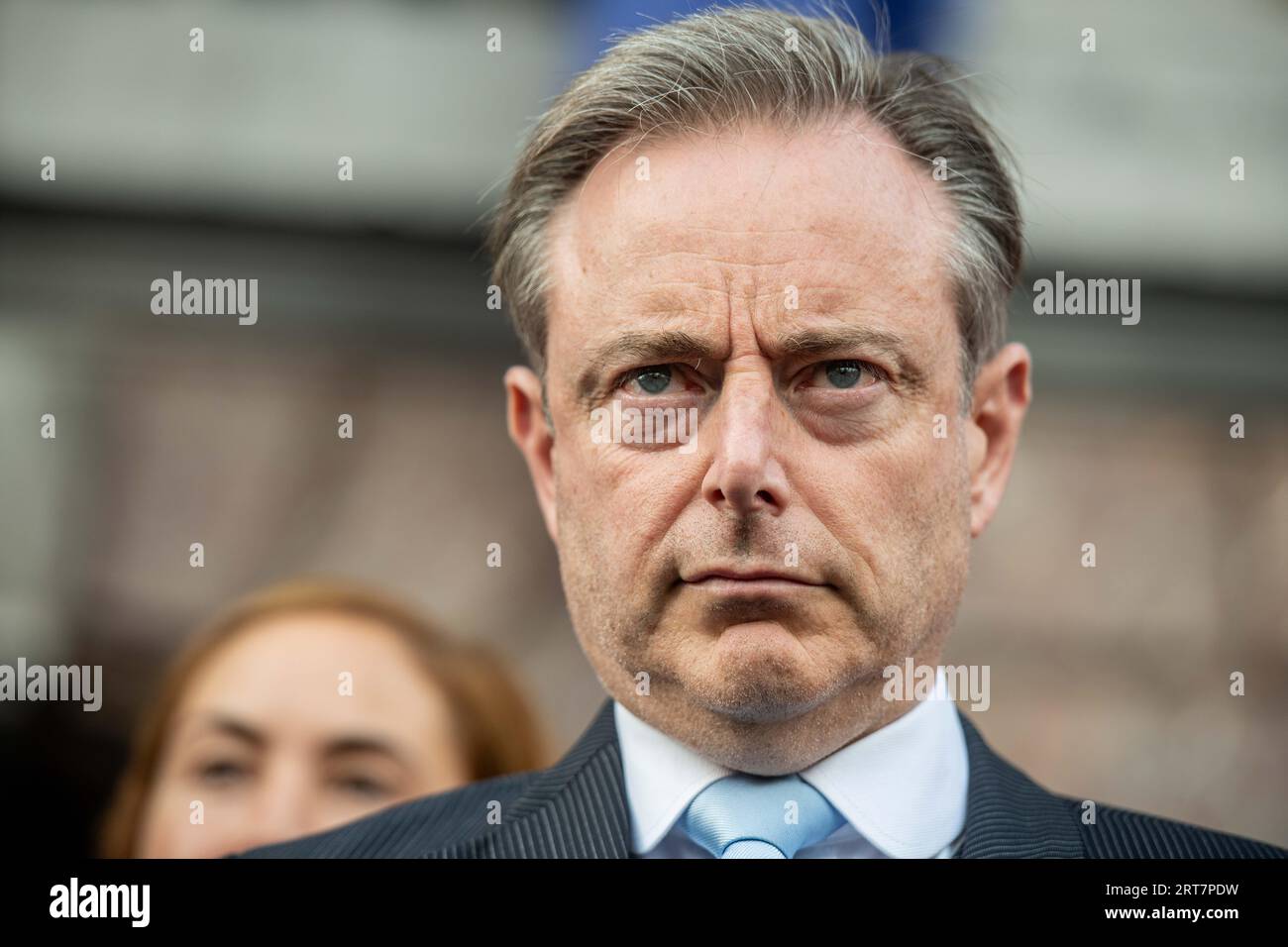 Anversa, Belgio. 11 settembre 2023. Il sindaco di Anversa Bart De Wever è stato visto in una cerimonia commemorativa per le vittime del terremoto in Marocco, al Grote Markt, ad Anversa, lunedì 11 settembre 2023. Il terremoto che ha colpito il Marocco venerdì scorso ha ucciso almeno 2.122 persone e ne ha ferite più di 2.400. BELGA PHOTO JONAS ROOSENS Credit: Belga News Agency/Alamy Live News Foto Stock