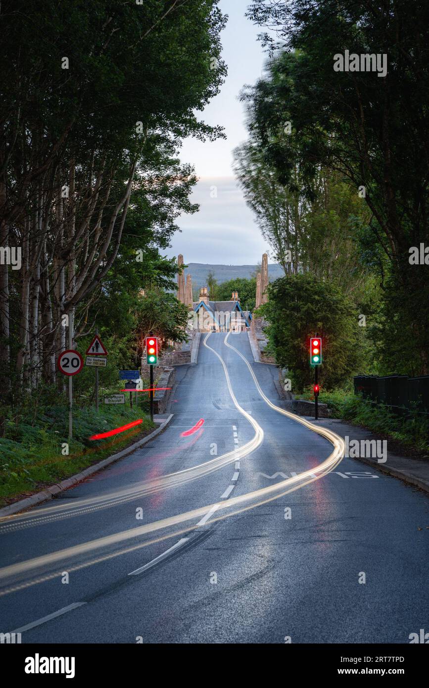 Light Trails over General Wade’s Bridge, Aberfeldy, Scozia Foto Stock