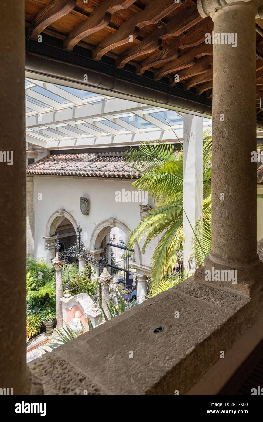 Miami, Florida - 25 agosto 2023: Esterni e giardini della villa Vizcaya a Miami. Foto Stock