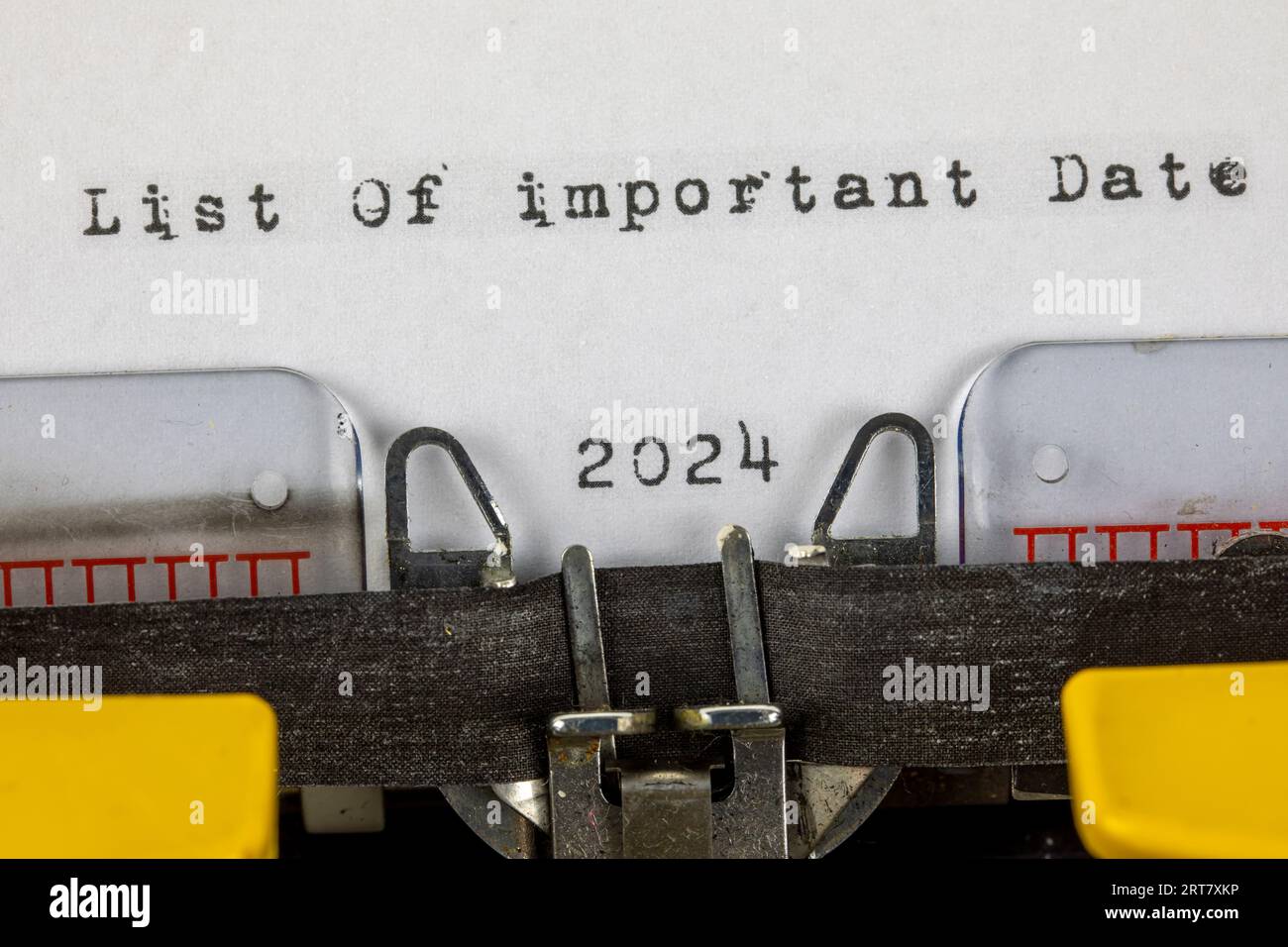 Elenco dei giorni importanti 2024 scritto su una vecchia macchina da scrivere Foto Stock