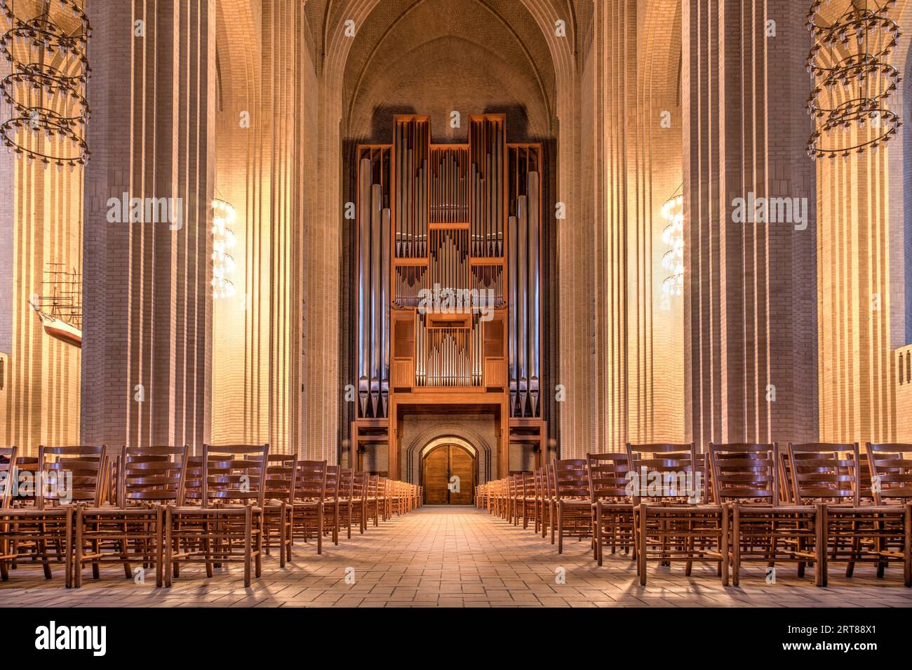 Copenhagen, Danimarca, 03 gennaio 2017: Fotografia d'interni della chiesa di Grundtvigs con il suo organo a canne Foto Stock
