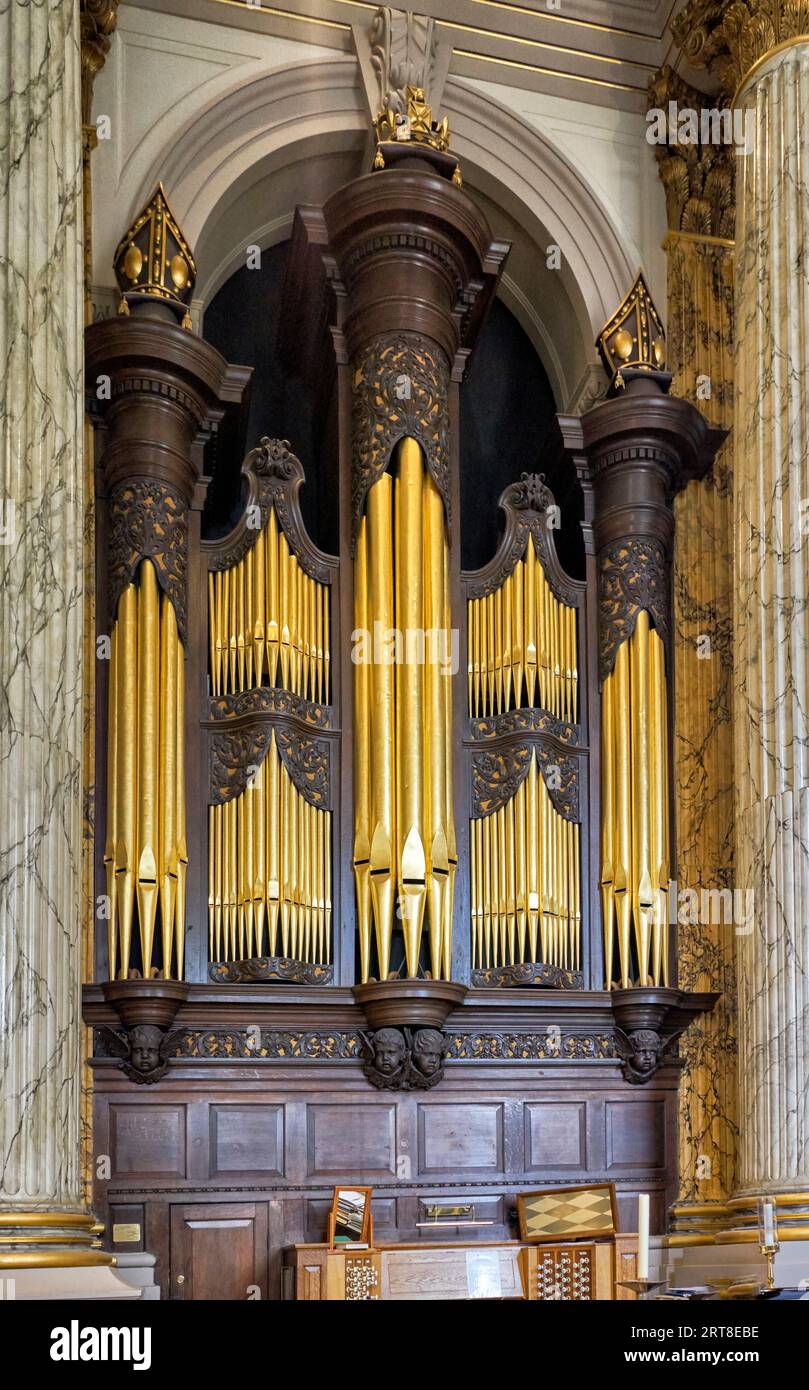 Organo a St. Philip's Cathedral, Birmingham, Inghilterra, Regno Unito, costruita da Thomas Swarbrick, risalente al 1715 Foto Stock