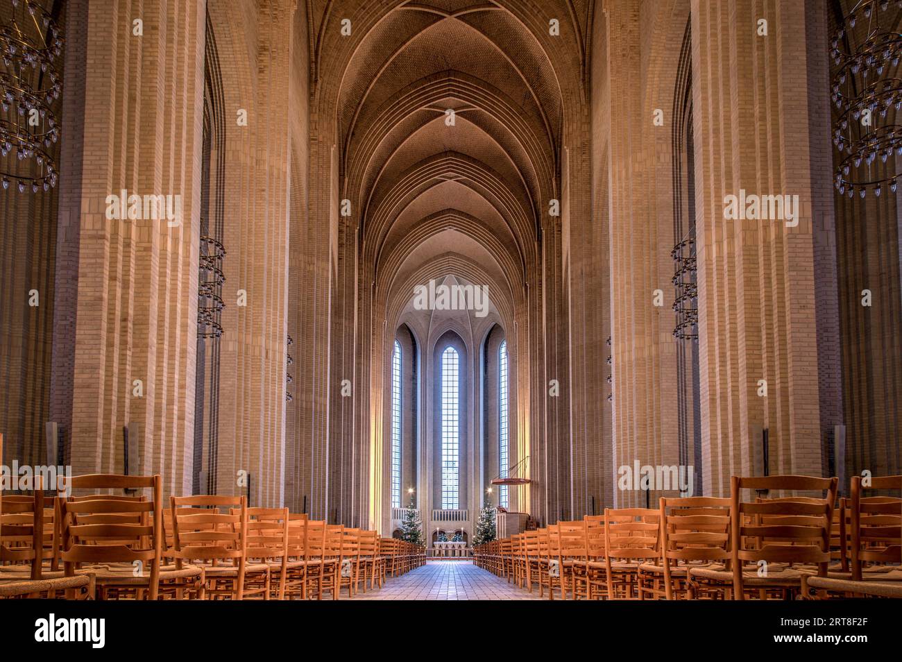 Copenaghen, Danimarca, 3 gennaio 2017: Fotografia d'interni dell'imponente sala della chiesa di Grundtvigs Foto Stock