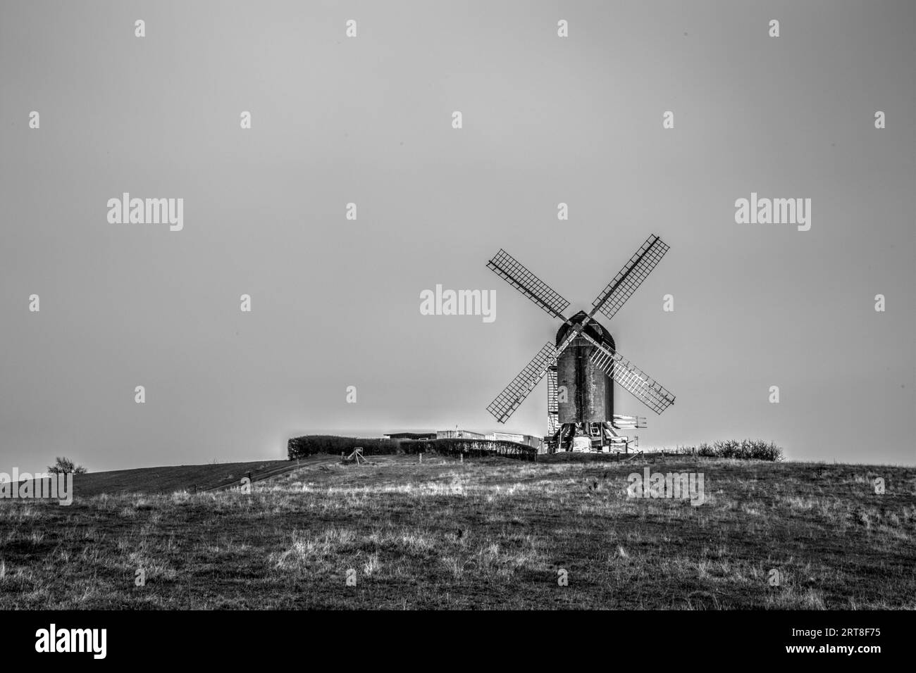 Hoejerg, Danimarca, 30 dicembre 2016: Foto in bianco e nero dello storico mulino danese chiamato Pibe Moelle Foto Stock