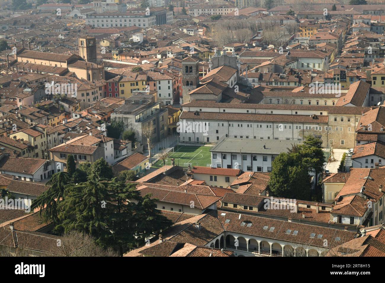 Brescia, una bellissima città italiana ricca di storia, testimonianze archeologiche e opere d'arte e di architettura Foto Stock