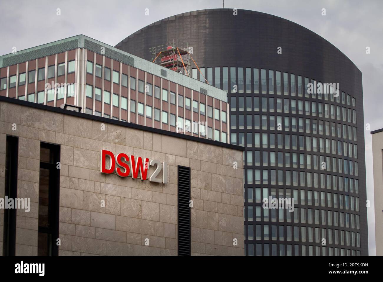 Immagine di un cartello con il logo di DSW21 sulla sede centrale di Dortmund, Germania. Dortmunder Stadtwerke AG è una società di servizi municipali e di trasporti pubblici Foto Stock