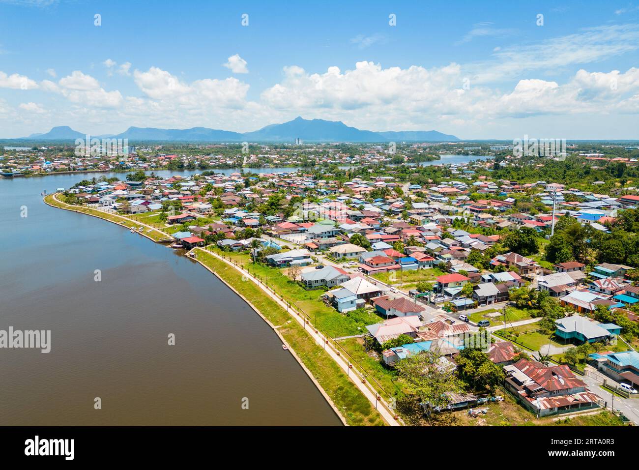 Vista aerea della città di Kuching, capitale del Sarawak nel Borneo, Malesia Foto Stock