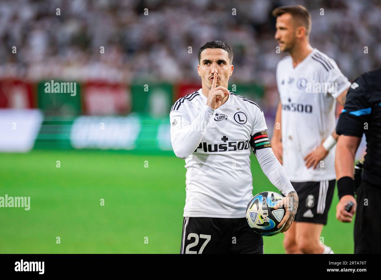 Josue Pesqueira di Legia gestures durante la partita polacca della PKO Ekstraklasa League tra Legia Warszawa e Widzew Lodz al Maresciallo Jozef Pilsudski Legia Varsavia Municipal Stadium. Punteggio finale; Legia Warszawa 3:1 Widzew Lodz. (Foto di Mikolaj Barbanell / SOPA Images/Sipa USA) Foto Stock