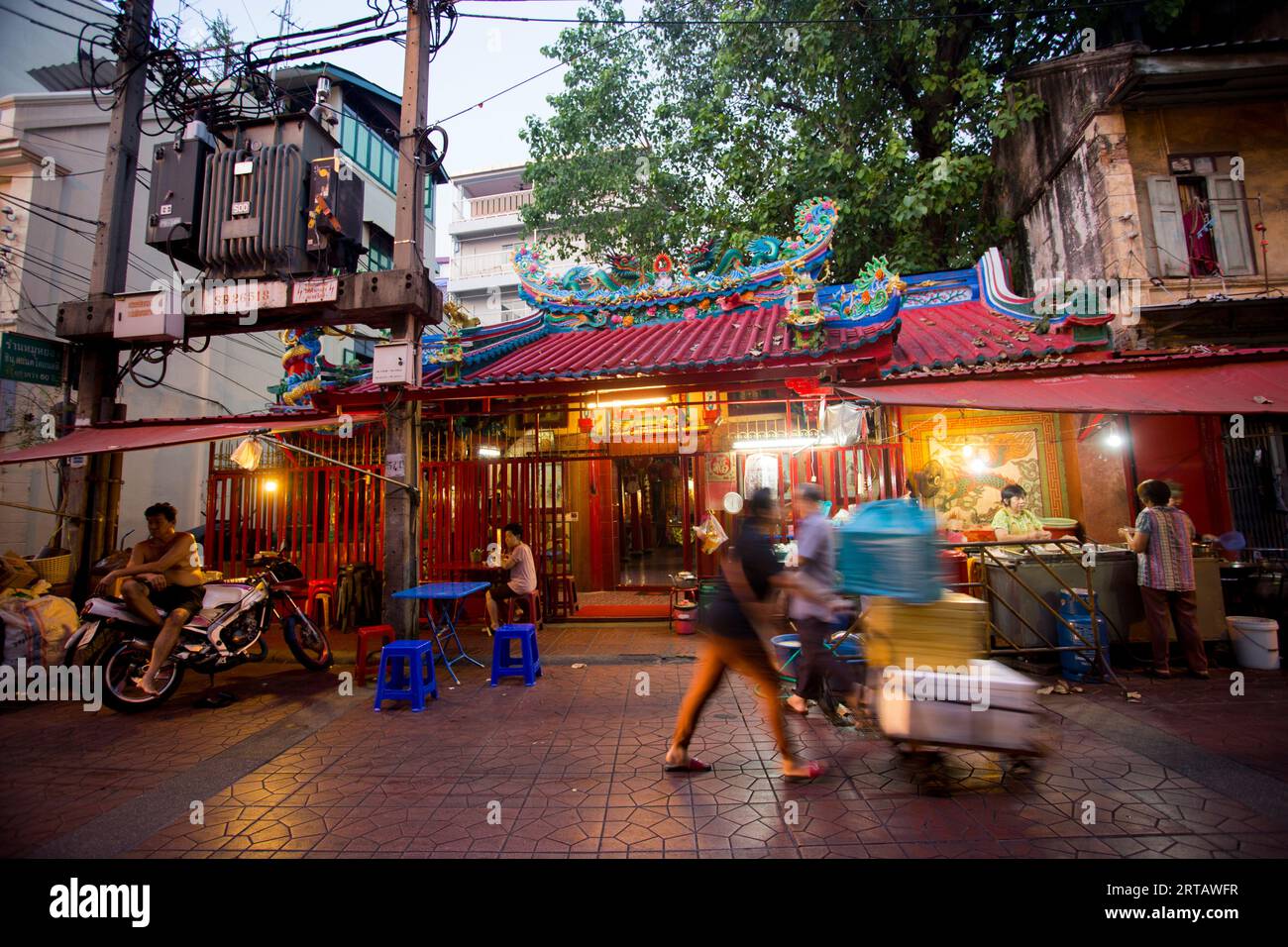 Bangkok, Thailandia; 1 gennaio 2023: Ristorante cinese nel quartiere di Chinatown nella città di Bangkok. Foto Stock