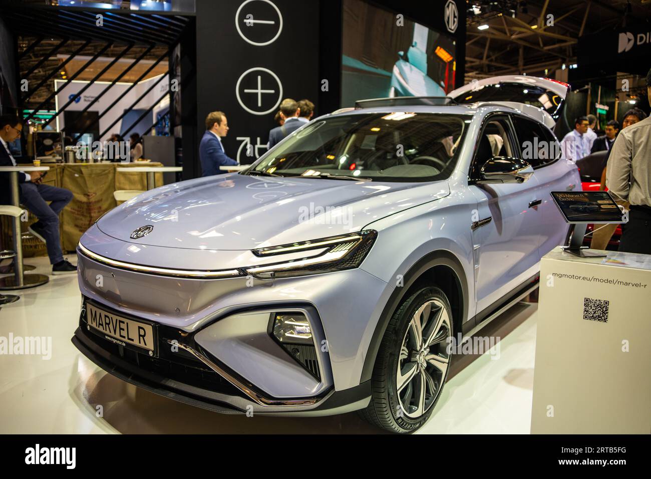 SUV elettrico MG Marvel R sullo stand MG alla IAA Mobility 2023, Monaco di Baviera, Germania. Foto Stock