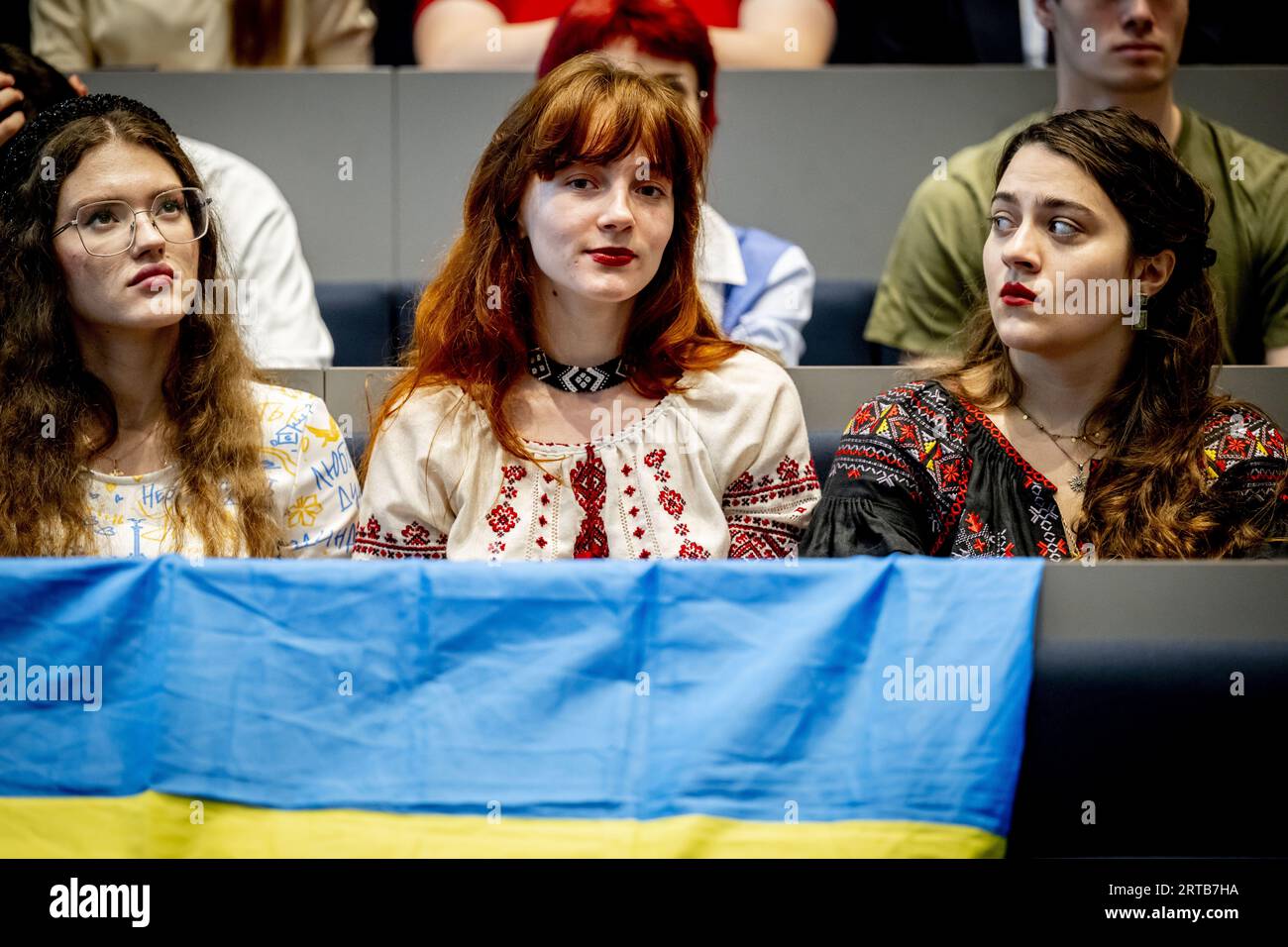 L'Aia, Paesi Bassi. 12 settembre 2023. L'AIA - il presidente ucraino Volodymyr Zelensky si rivolge agli studenti olandesi tramite un live streaming. Il discorso è stato organizzato dall'Università di Leida e dall'Università di Scienze applicate dell'Aia. ANP ROBIN UTRECHT paesi bassi Out - belgio Out credito: ANP/Alamy Live News Foto Stock