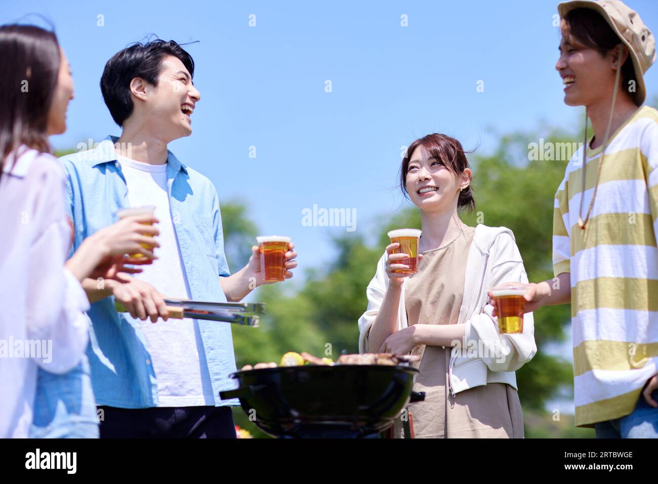 I giapponesi bevono birra Foto Stock
