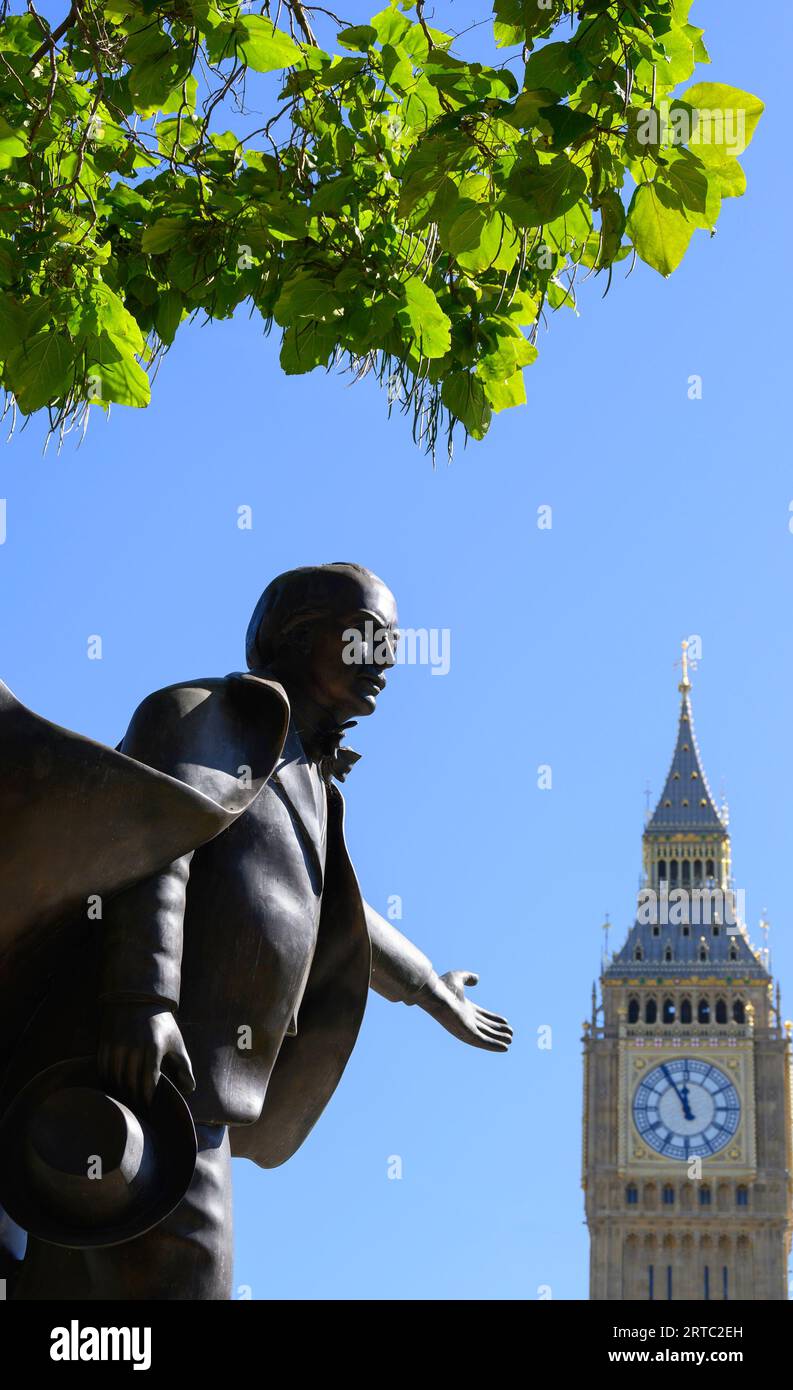 Statua del David Lloyd George, (1863 - 1945) Il primo ministro (1916-22) Piazza del Parlamento, Westminster, Londra, Inghilterra, Regno Unito. Da Glynn Williams, 2007 Foto Stock