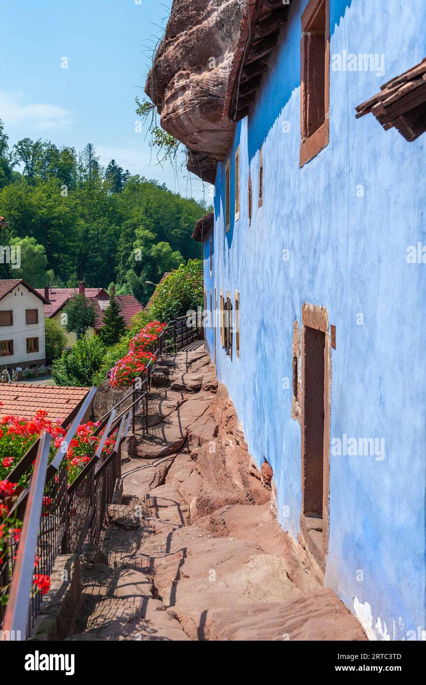 Dimore rupestri storiche, Maison des rochers, nel quartiere Graufthal, Eschbourg, Alsazia, Francia, Europa Foto Stock