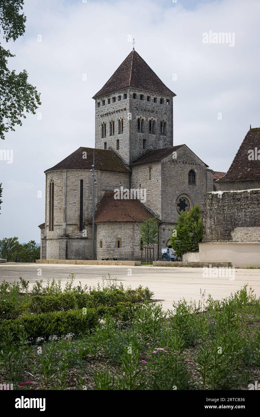 Chiesa di Sant'Andrea nella città di Sauvetrre de Bearn, nella regione Nouvelle Aquitaine della Francia sud-occidentale Foto Stock