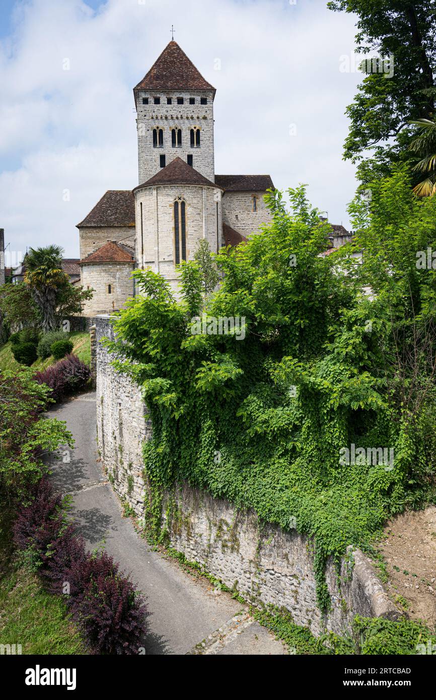 Chiesa di Sant'Andrea nella città di Sauvetrre de Bearn, nella regione Nouvelle Aquitaine della Francia sud-occidentale Foto Stock