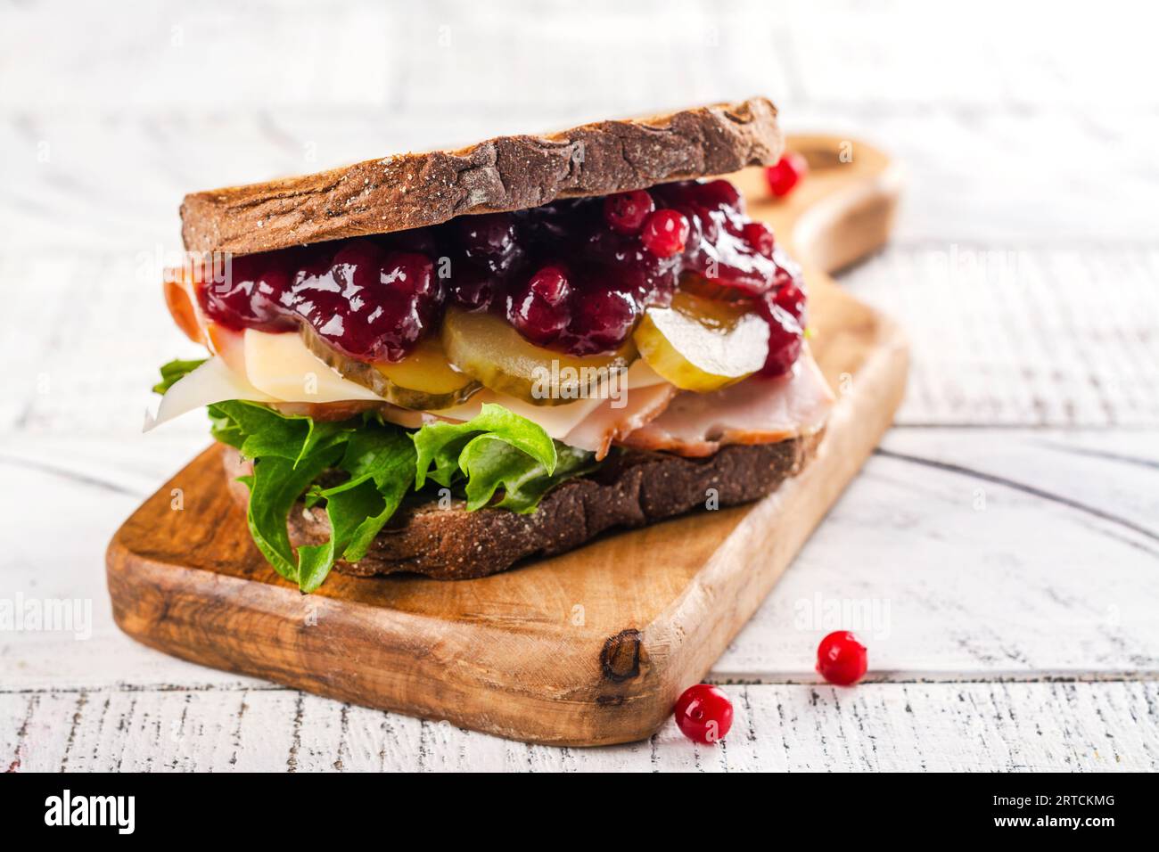 Panino fatto in casa con tacchino per il giorno del Ringraziamento Foto Stock